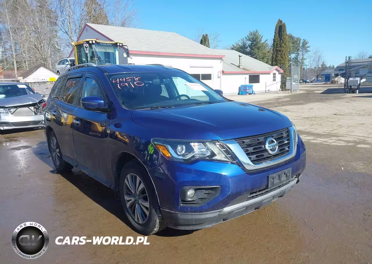 2017 Nissan Pathfinder Sv