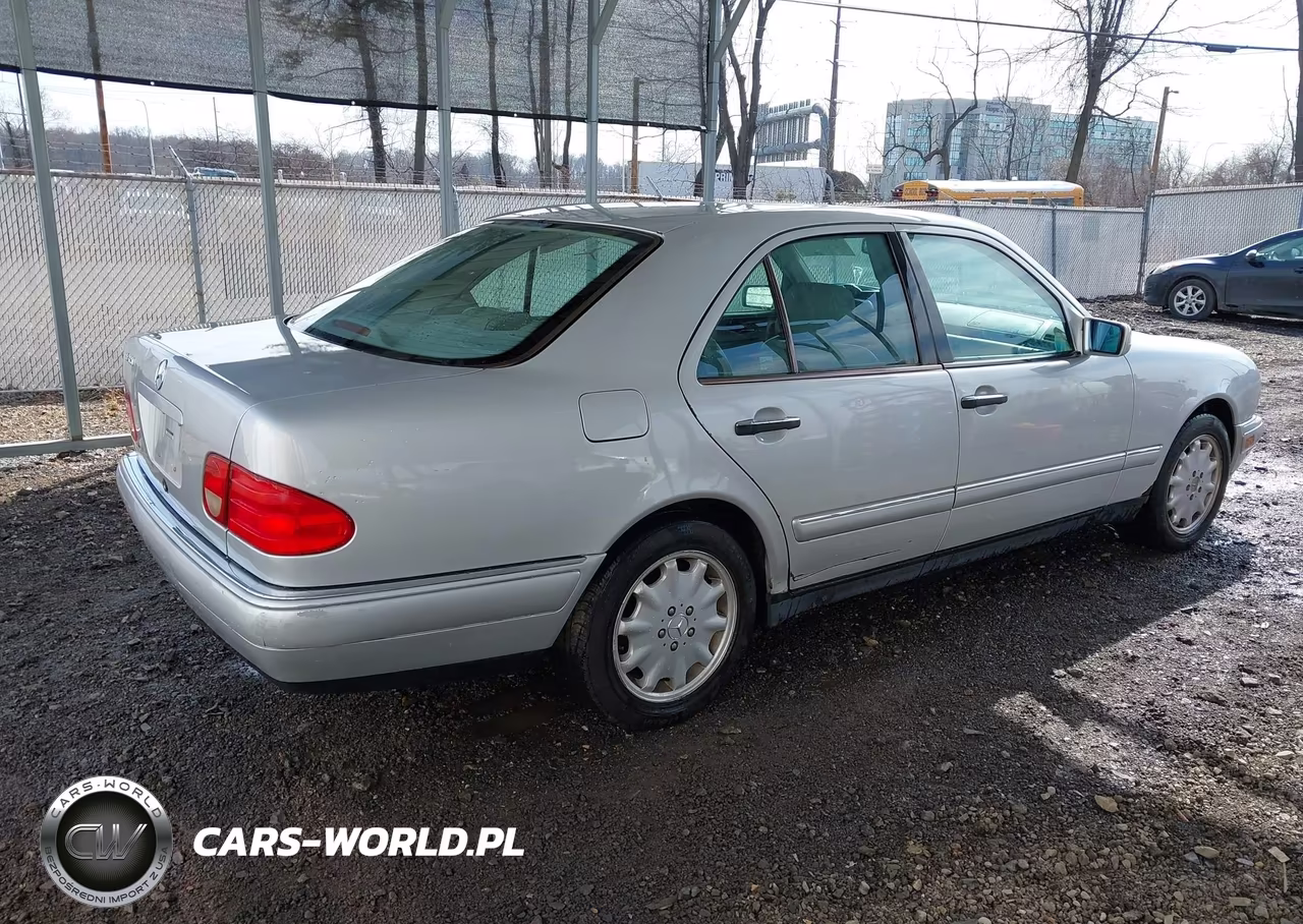 1999 Mercedes-Benz E 320 VIN:WDBJF65H1XA922865 - 4