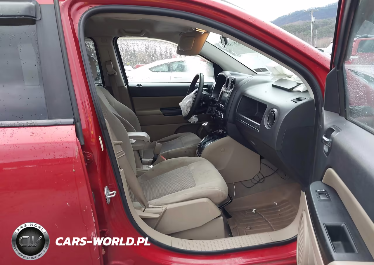 2010 Jeep Compass Sport VIN:1J4NF1FB6AD620438 - 5