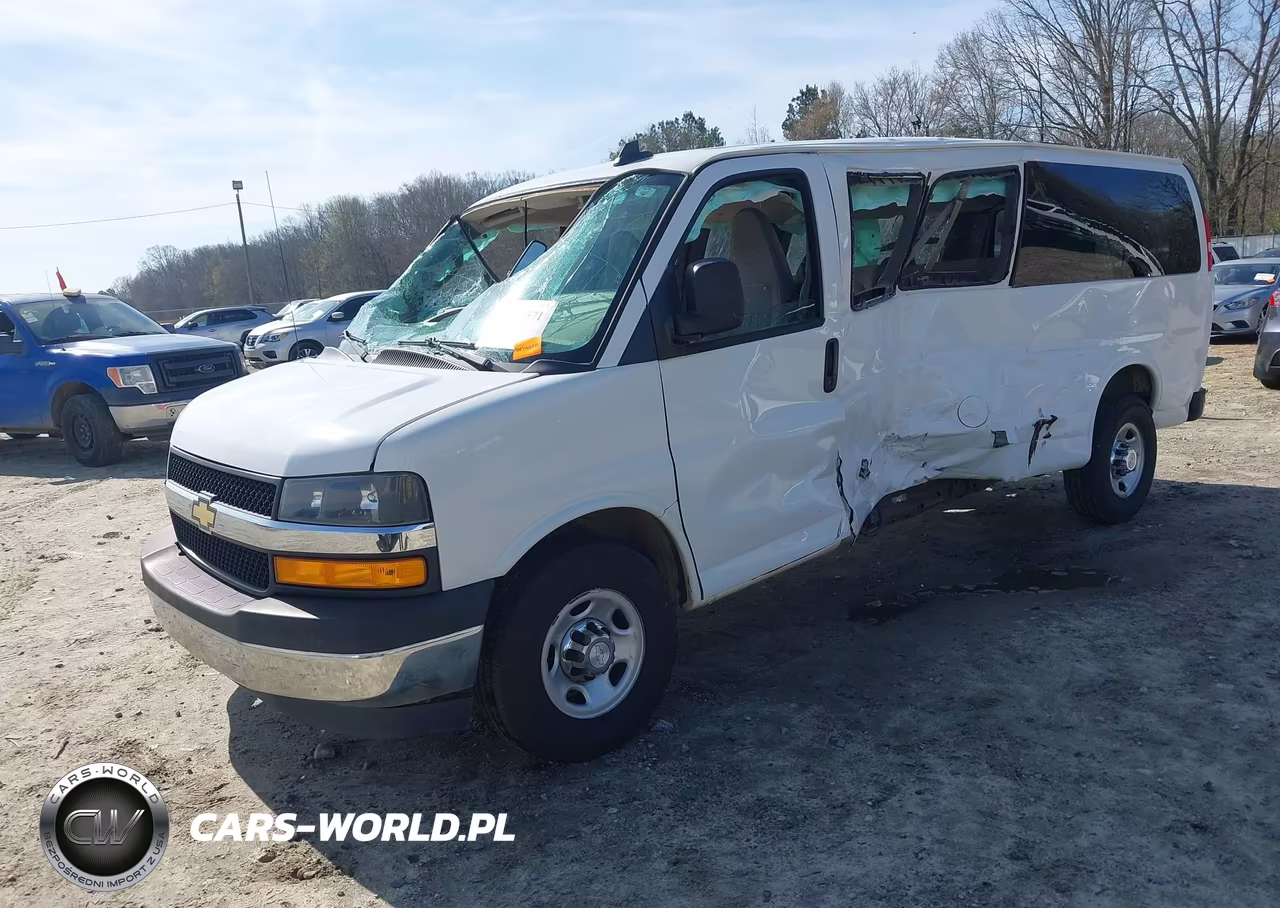 2018 Chevrolet Express 3500 Lt VIN:1GAZGPFG2J1322692 - 2