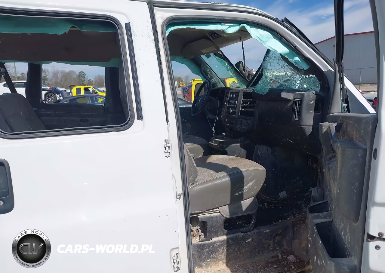 2018 Chevrolet Express 3500 Lt VIN:1GAZGPFG2J1322692 - 5