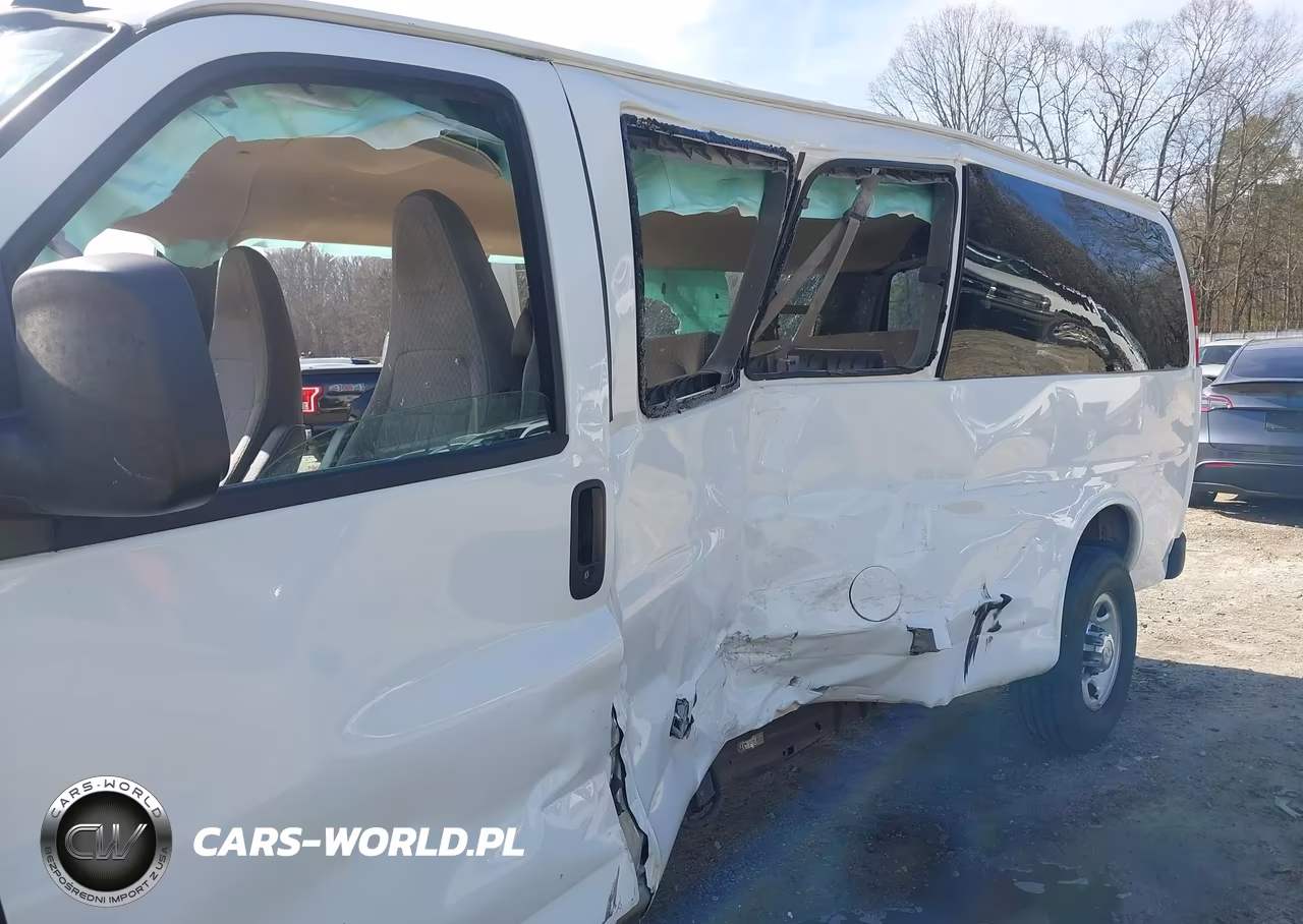 2018 Chevrolet Express 3500 Lt VIN:1GAZGPFG2J1322692 - 6