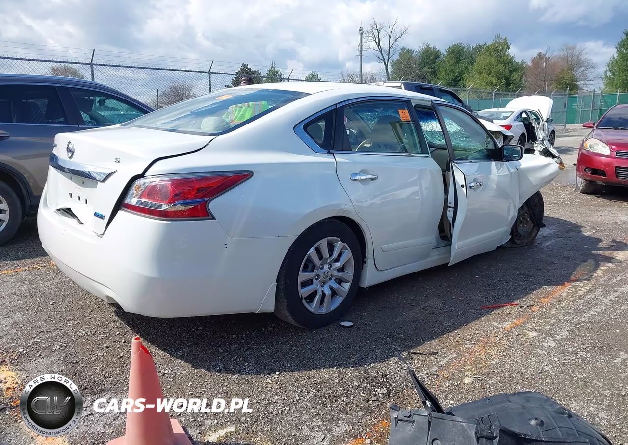 2014 Nissan Altima 2.5 S VIN:1N4AL3AP1EC278409 - 4