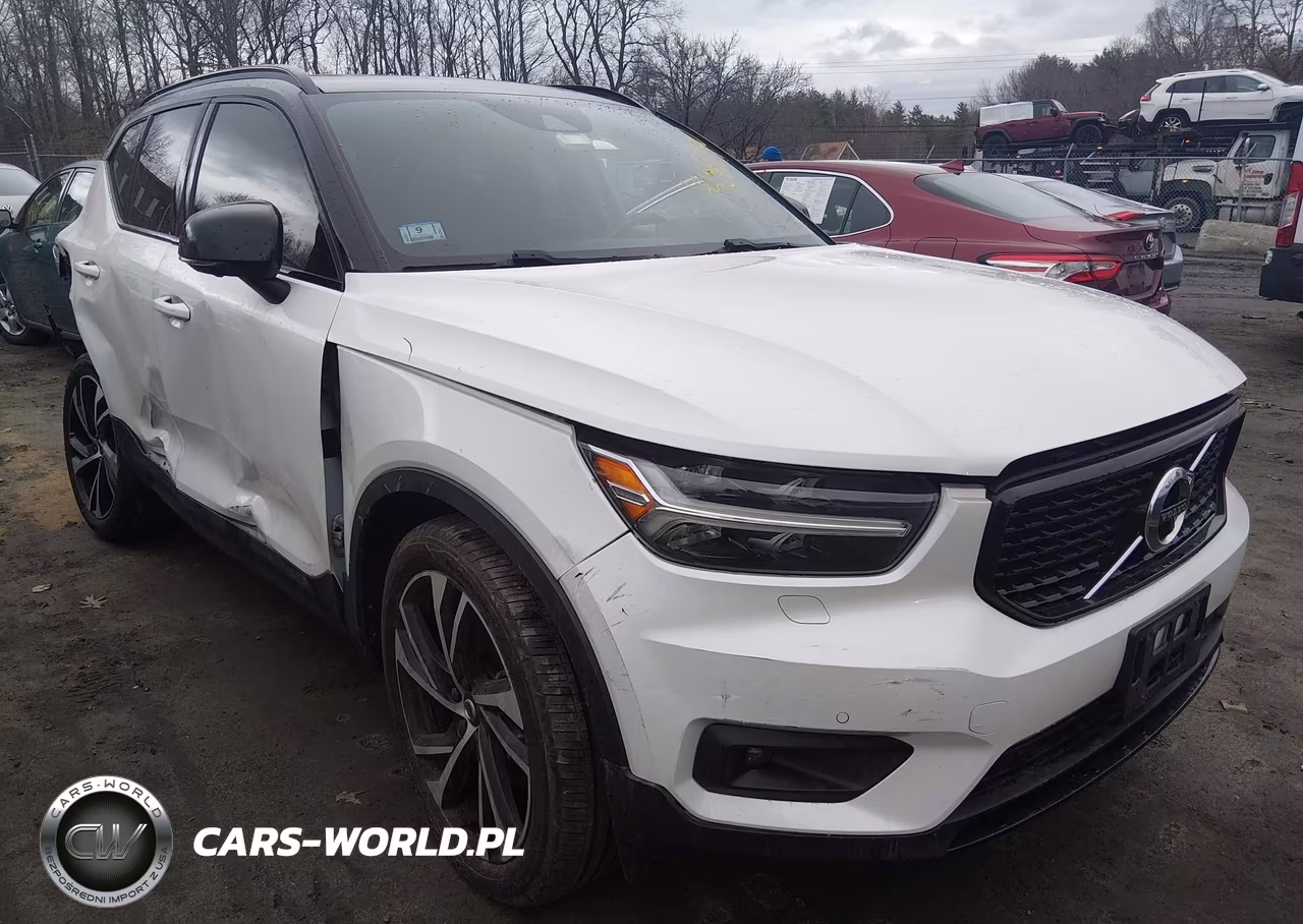 2022 Volvo Xc40 T5 R-Design – zdjęcie 1 z 16