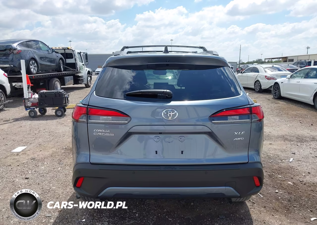 2026 Toyota Corolla Cross Xle VIN:7MUDAABG0TV165195 - 17