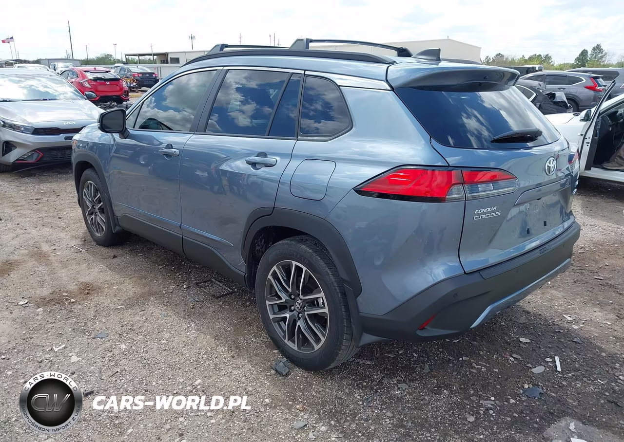 2026 Toyota Corolla Cross Xle VIN:7MUDAABG0TV165195 - 3