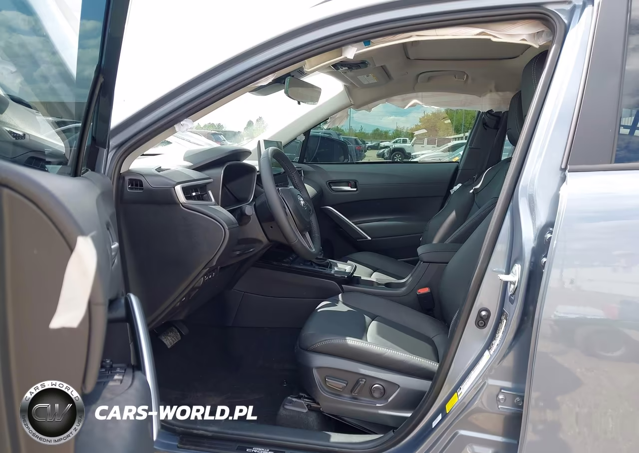 2026 Toyota Corolla Cross Xle VIN:7MUDAABG0TV165195 - 5