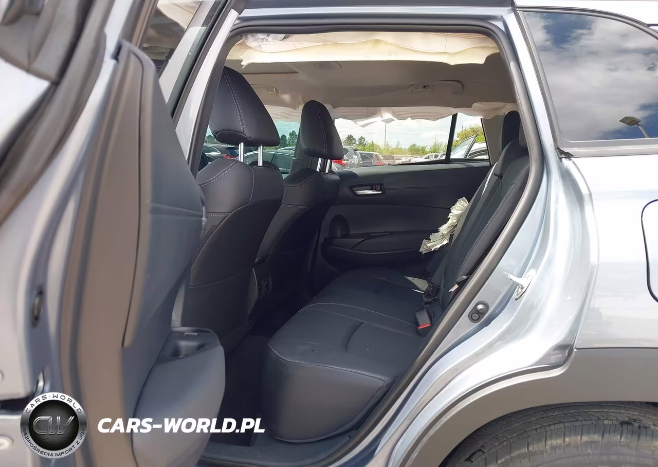 2026 Toyota Corolla Cross Xle VIN:7MUDAABG0TV165195 - 8