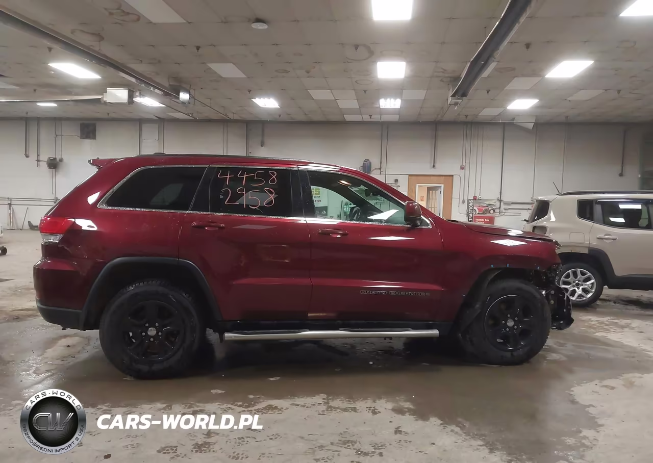 2017 Jeep Grand Cherokee Laredo 4X4 VIN:1C4RJFAG5HC674626 - 13