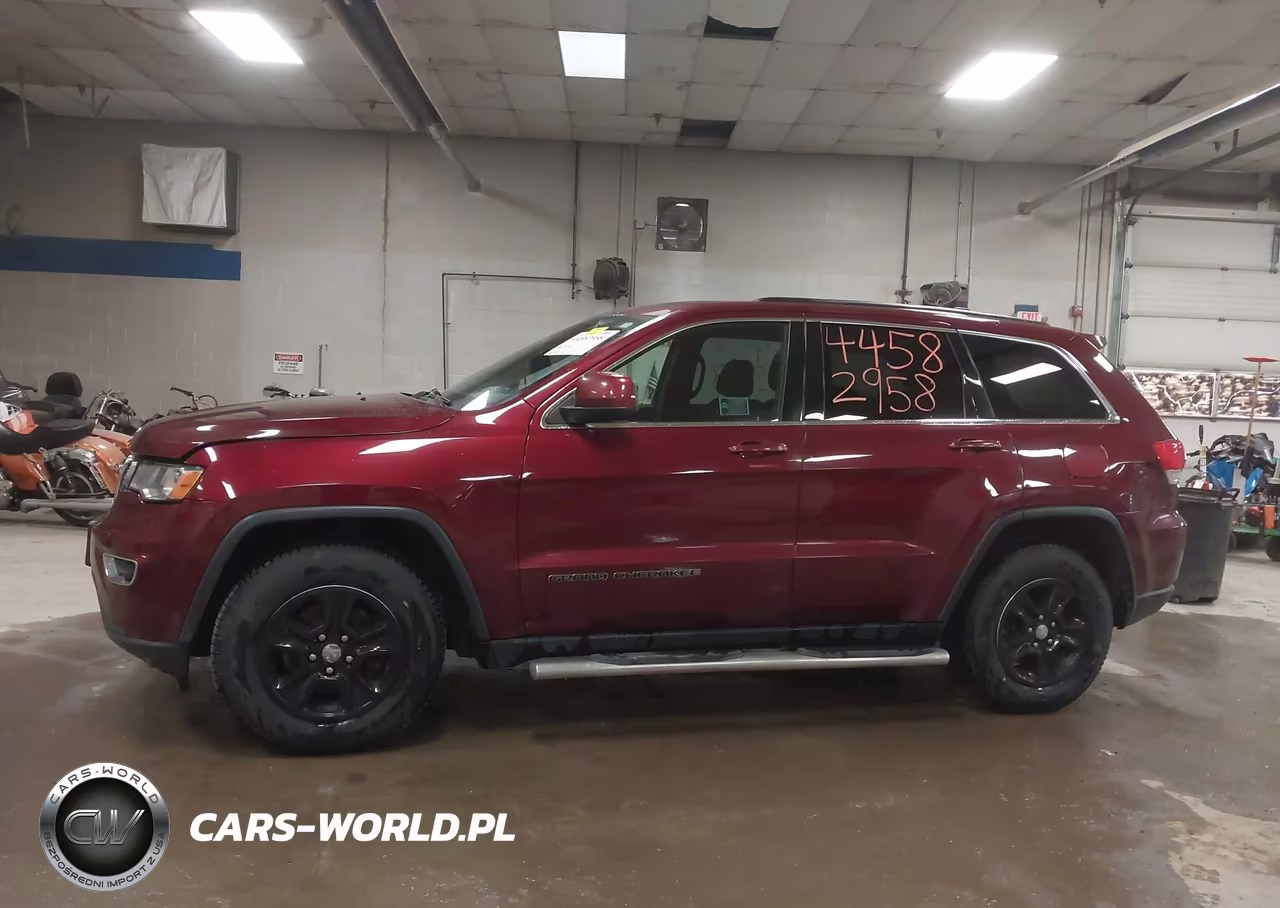 2017 Jeep Grand Cherokee Laredo 4X4 VIN:1C4RJFAG5HC674626 - 14