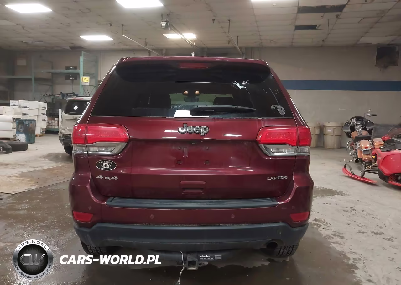 2017 Jeep Grand Cherokee Laredo 4X4 VIN:1C4RJFAG5HC674626 - 16