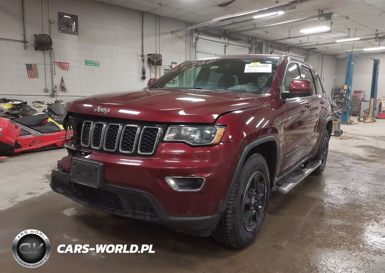 2017 Jeep Grand Cherokee Laredo 4X4 VIN:1C4RJFAG5HC674626 - 2