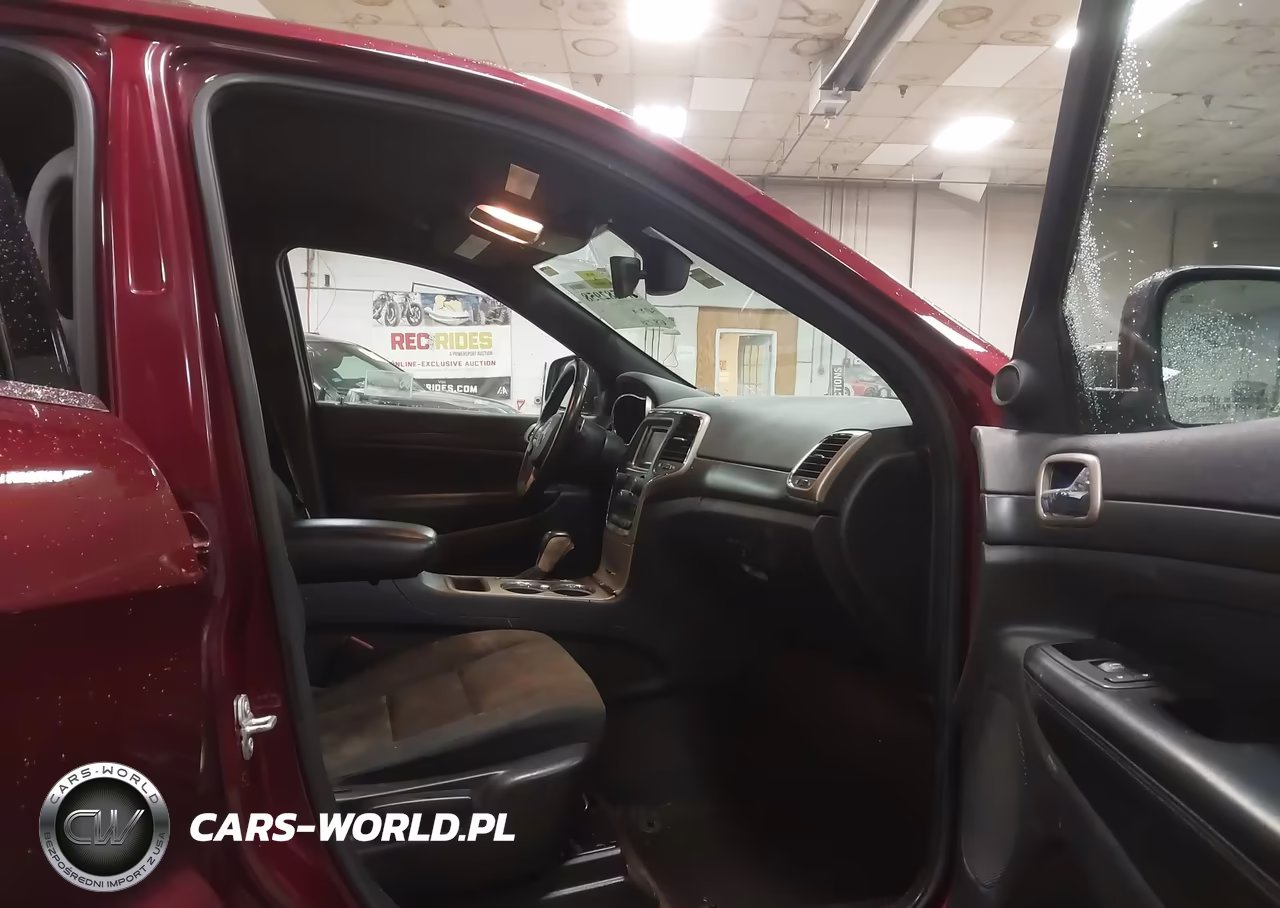 2017 Jeep Grand Cherokee Laredo 4X4 VIN:1C4RJFAG5HC674626 - 5