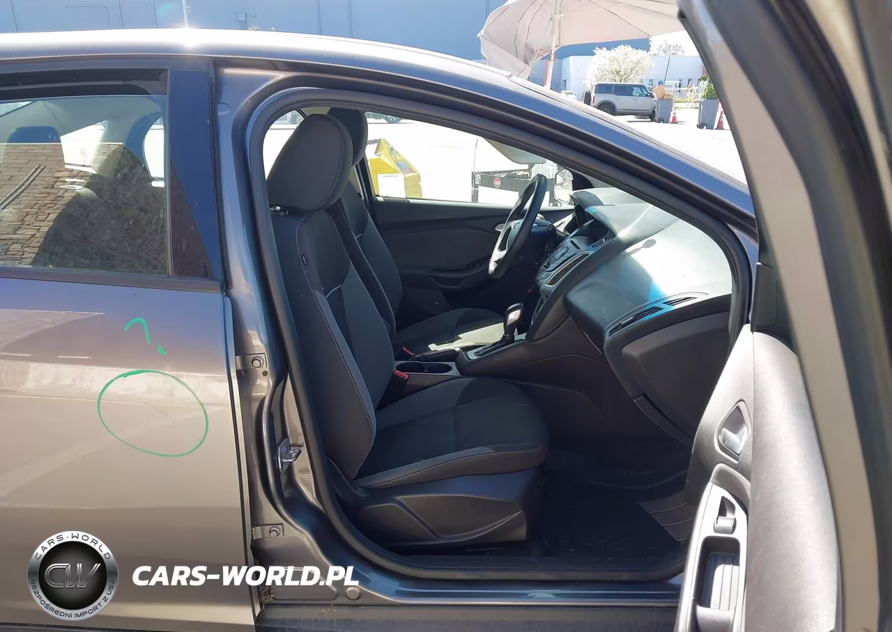 2014 Ford Focus Se VIN:1FADP3F23EL455699 - 5