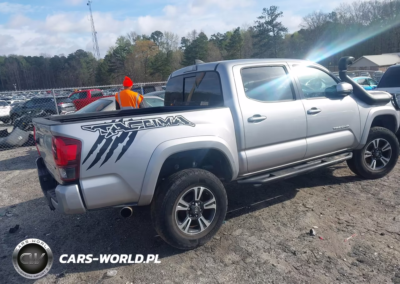 2017 Toyota Tacoma Trd Sport VIN:5TFAZ5CN4HX029986 - 4