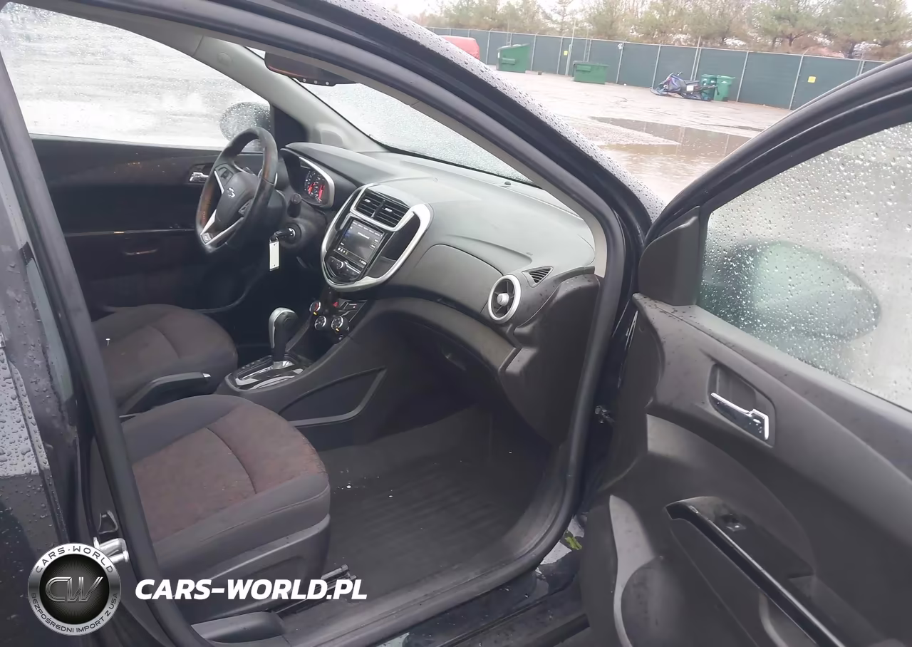 2020 Chevrolet Sonic Fwd Lt 5-Door VIN:1G1JD6SB9L4139270 - 5