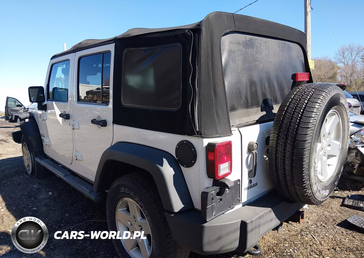 2014 Jeep Wrangler Unlimited Sport VIN:1C4BJWDG3EL162713 - 3