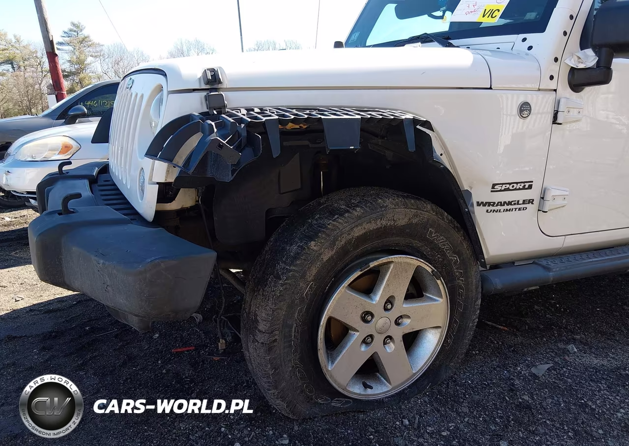 2014 Jeep Wrangler Unlimited Sport VIN:1C4BJWDG3EL162713 - 6