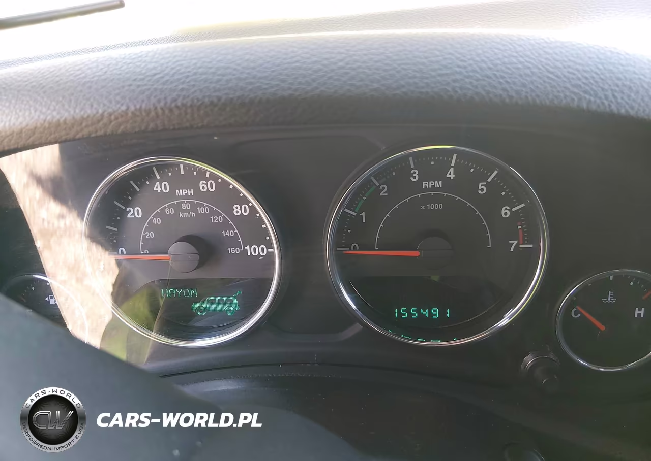 2014 Jeep Wrangler Unlimited Sport VIN:1C4BJWDG3EL162713 - 7