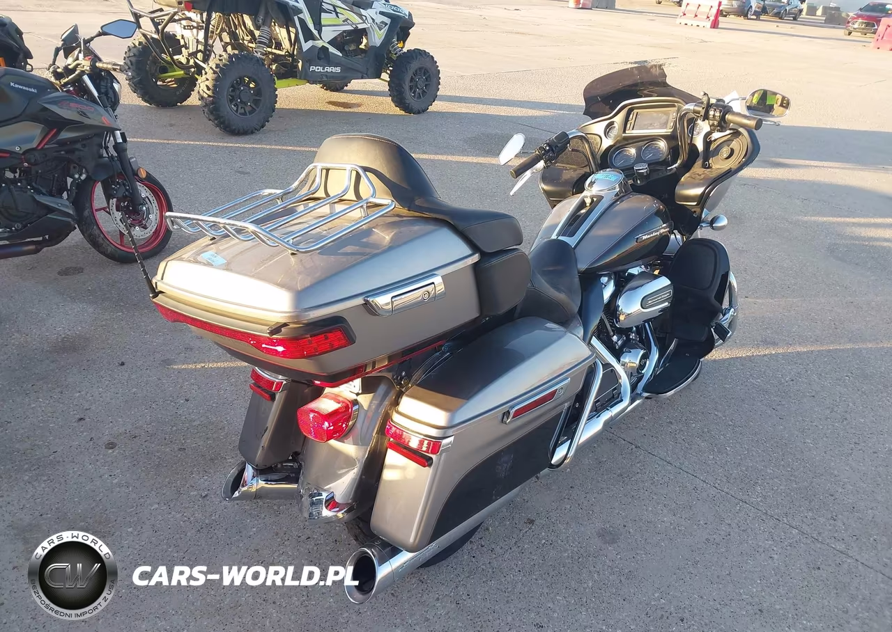 2017 Harley-Davidson Fltru VIN:1HD1KGD1XHB694978 - 4