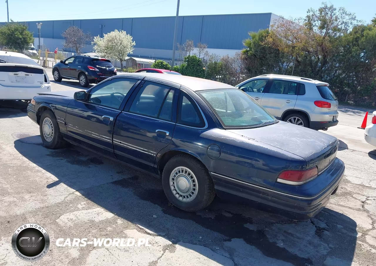 1992 Ford Crown Victoria S VIN:2FALP72W8NX236719 - 3
