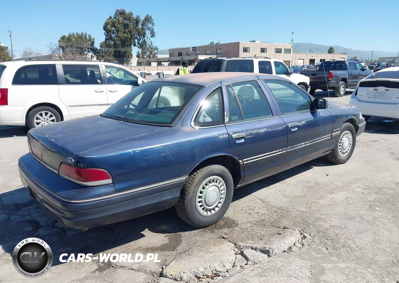 1992 Ford Crown Victoria S VIN:2FALP72W8NX236719 - 4