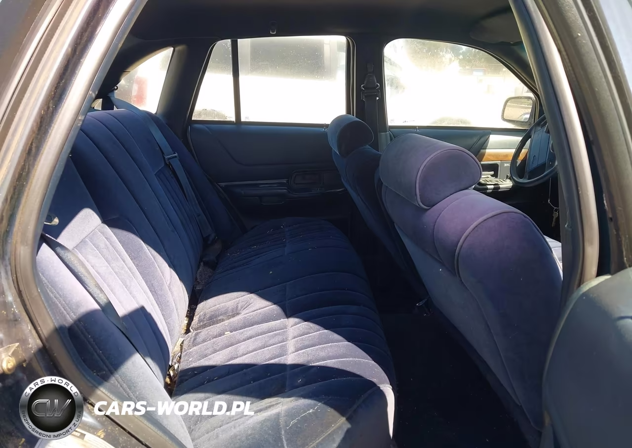 1992 Ford Crown Victoria S VIN:2FALP72W8NX236719 - 8