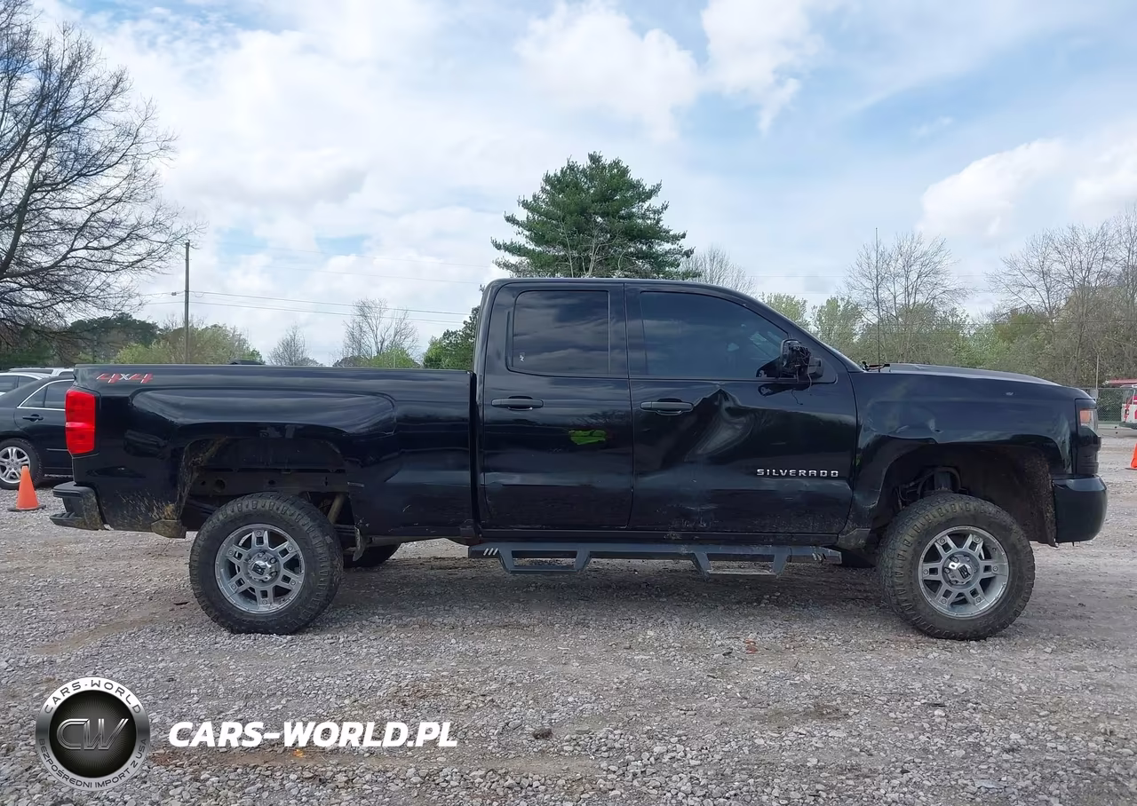 2018 Chevrolet Silverado 1500 Custom VIN:1GCVKPEC3JZ214232 - 13