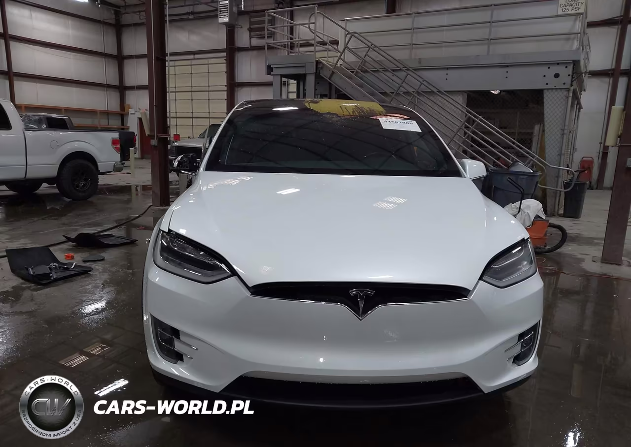 2018 Tesla Model X VIN:5YJXCAE24JF144756 - 12