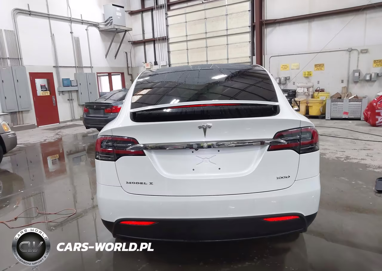 2018 Tesla Model X VIN:5YJXCAE24JF144756 - 16