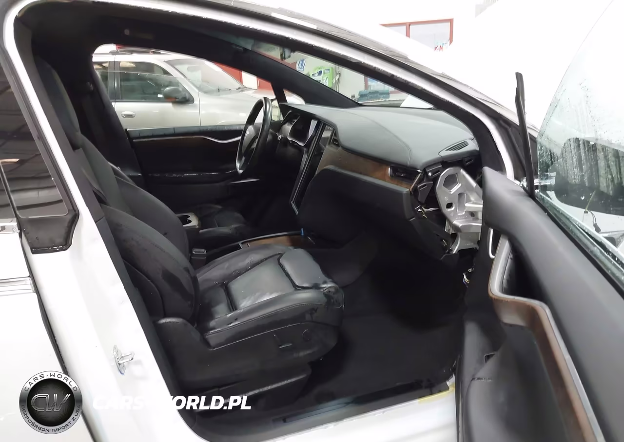 2018 Tesla Model X VIN:5YJXCAE24JF144756 - 5