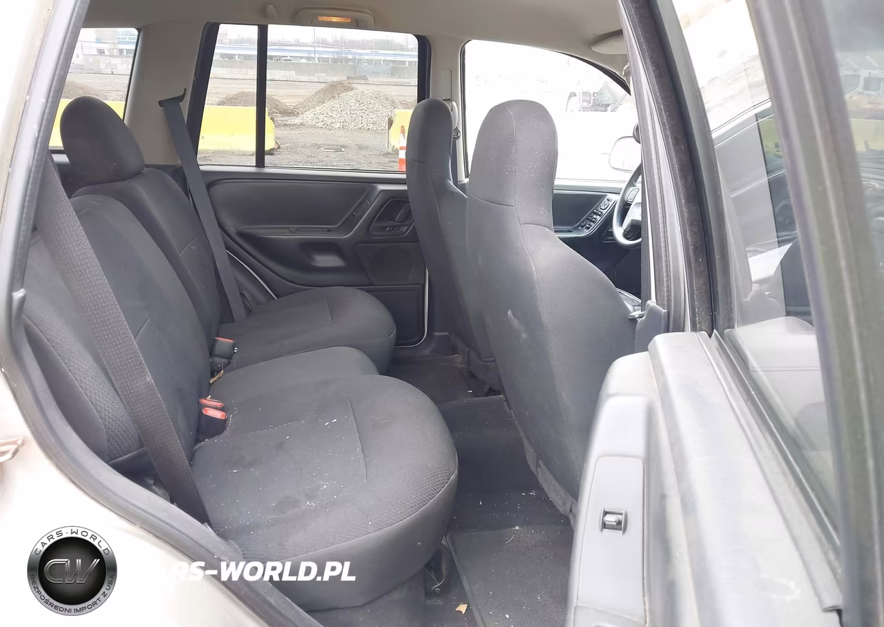 2004 Jeep Grand Cherokee Laredo VIN:1J4GW48S04C305894 - 8