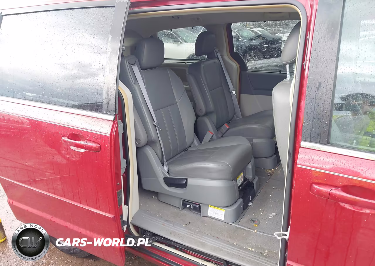 2008 Chrysler Town & Country Touring VIN:2A8HR54P98R793354 - 8