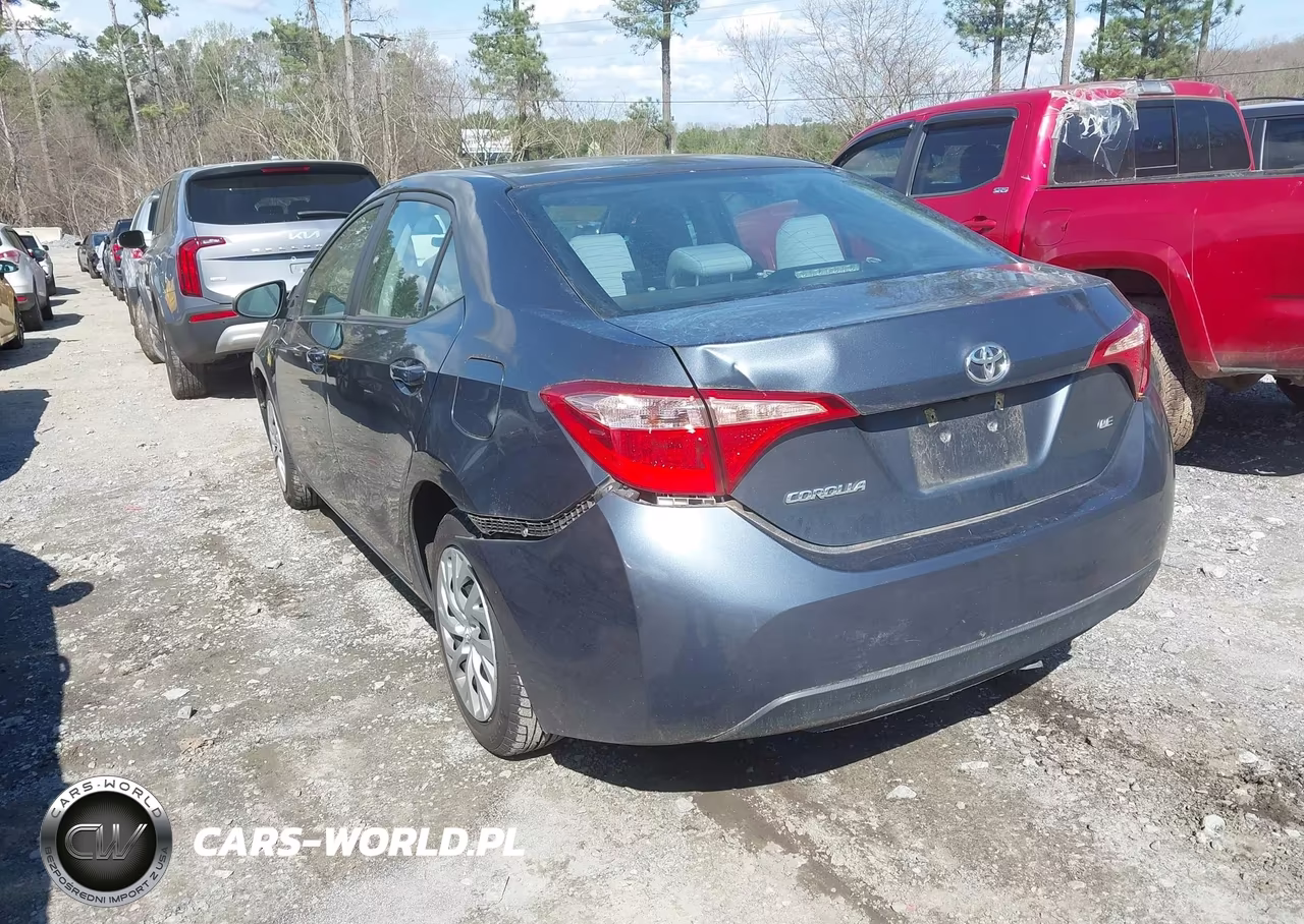 2018 Toyota Corolla Le VIN:2T1BURHE5JC062874 - 3