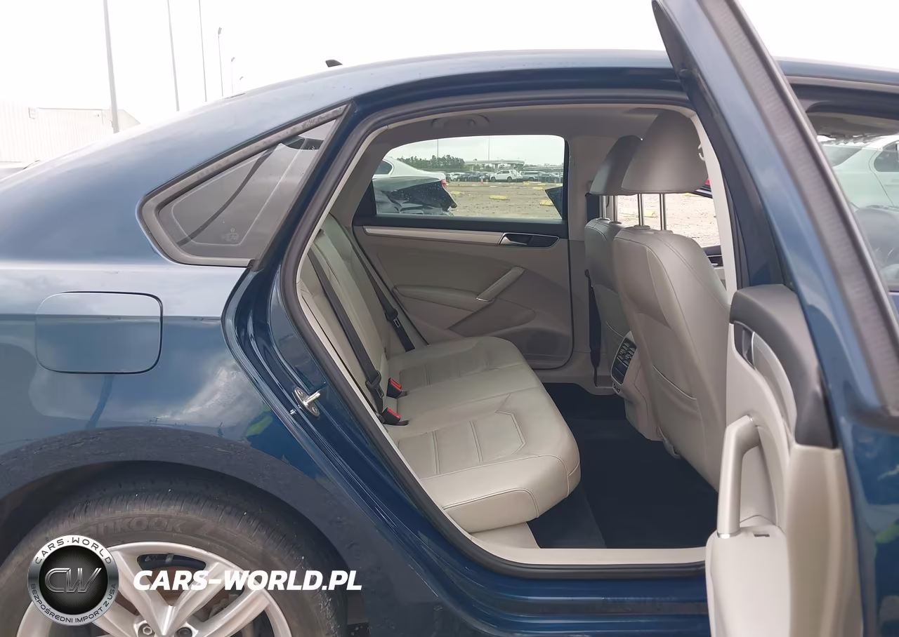 2019 Volkswagen Passat 2.0T Wolfsburg Edition VIN:1VWLA7A36KC012468 - 8