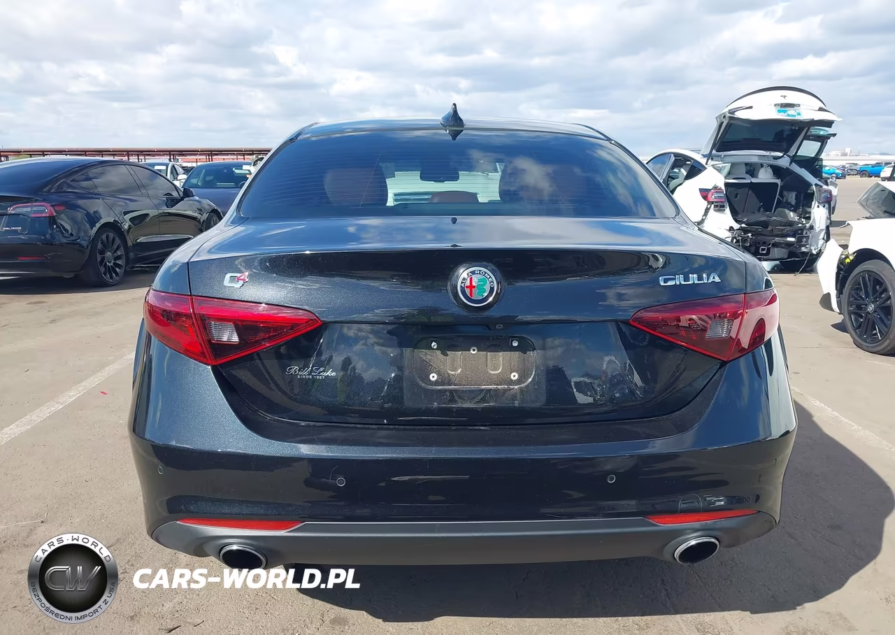 2018 Alfa Romeo Giulia Ti Lusso Awd VIN:ZARFAEEN4J7571532 - 17