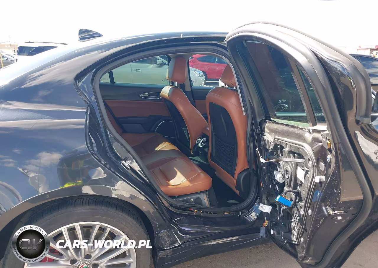 2018 Alfa Romeo Giulia Ti Lusso Awd VIN:ZARFAEEN4J7571532 - 8