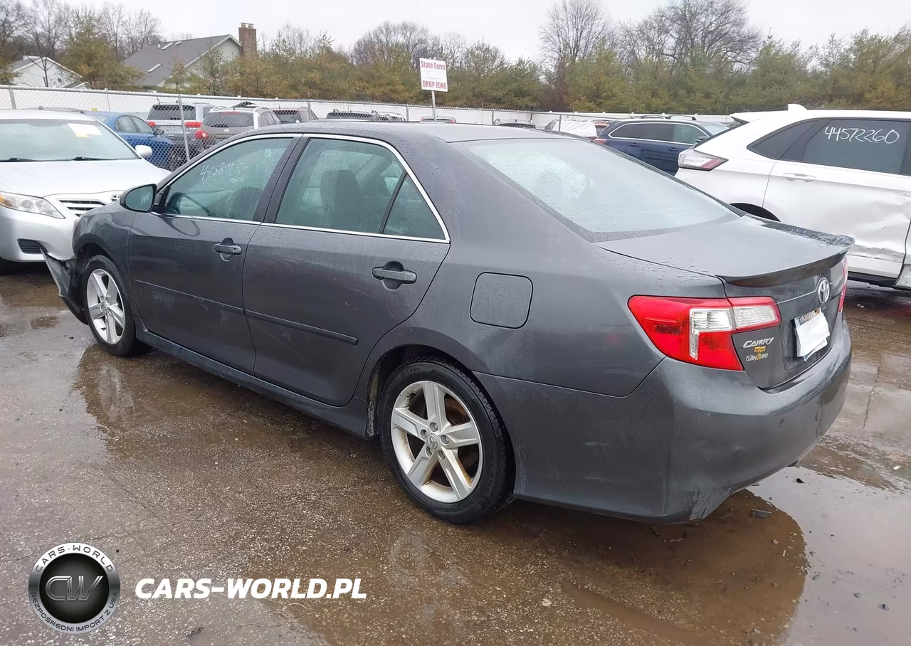 2014 Toyota Camry Se VIN:4T1BF1FK1EU334443 - 3
