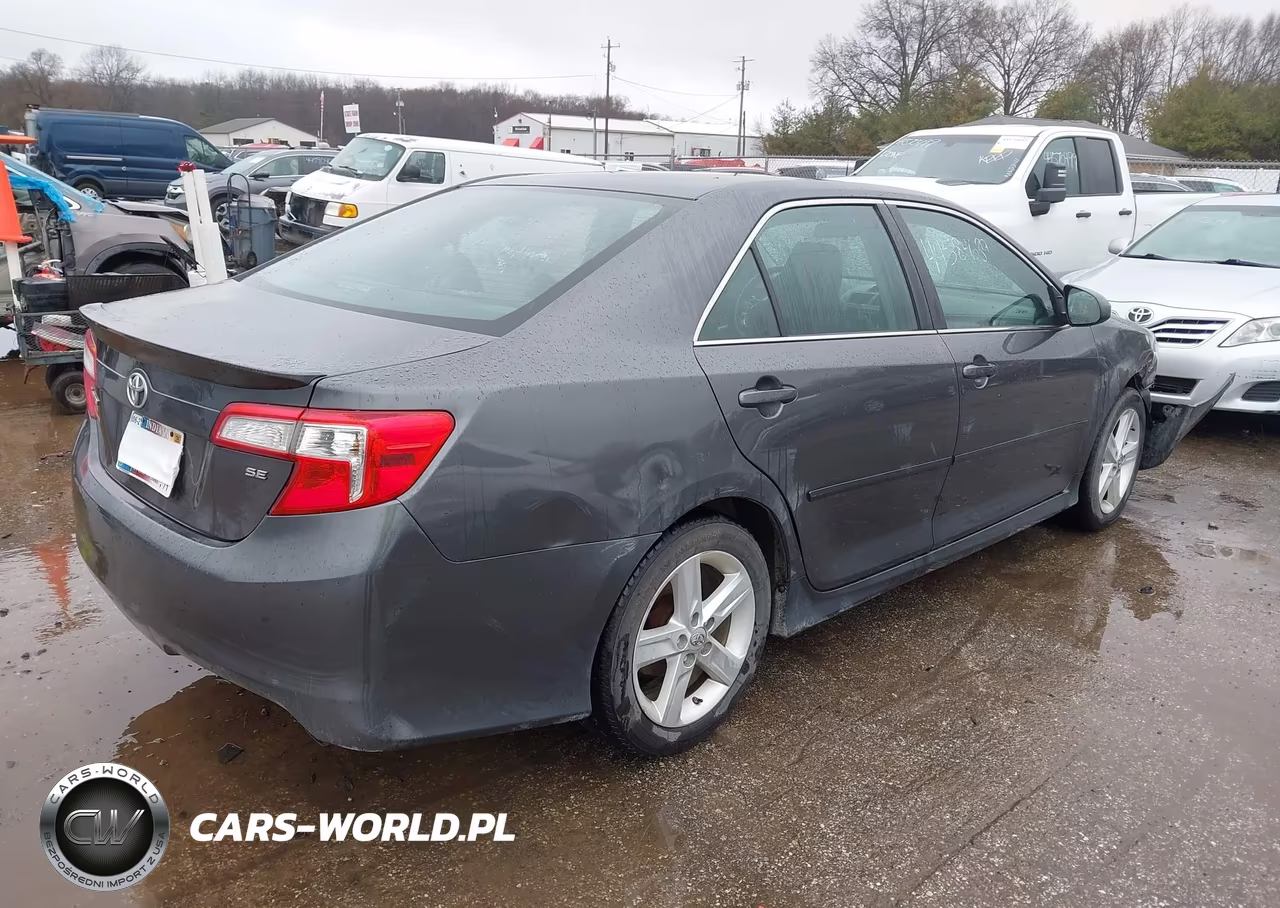 2014 Toyota Camry Se VIN:4T1BF1FK1EU334443 - 4