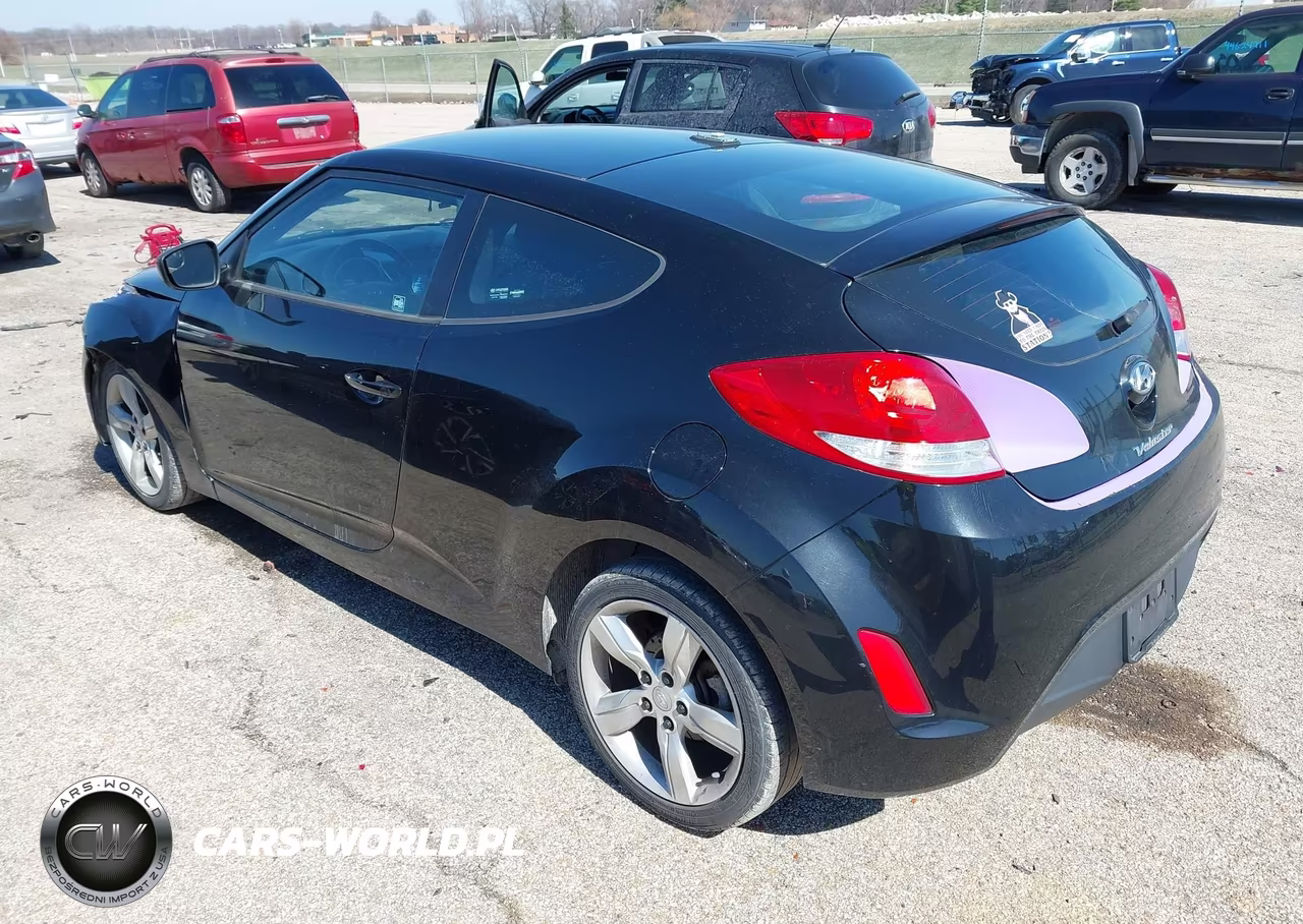 2015 Hyundai Veloster VIN:KMHTC6AD9FU227516 - 3