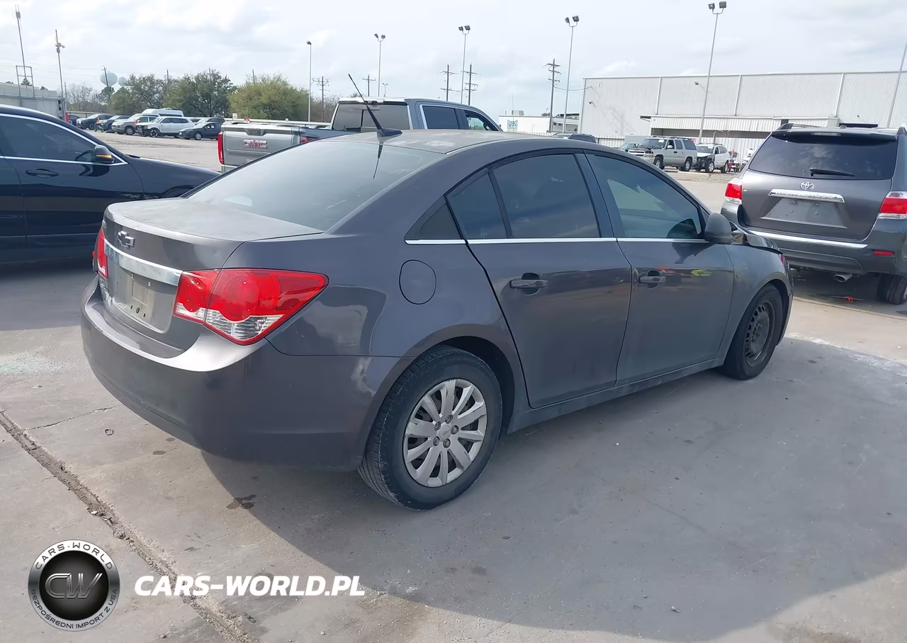 2011 Chevrolet Cruze Ls VIN:1G1PC5SH4B7218094 - 4
