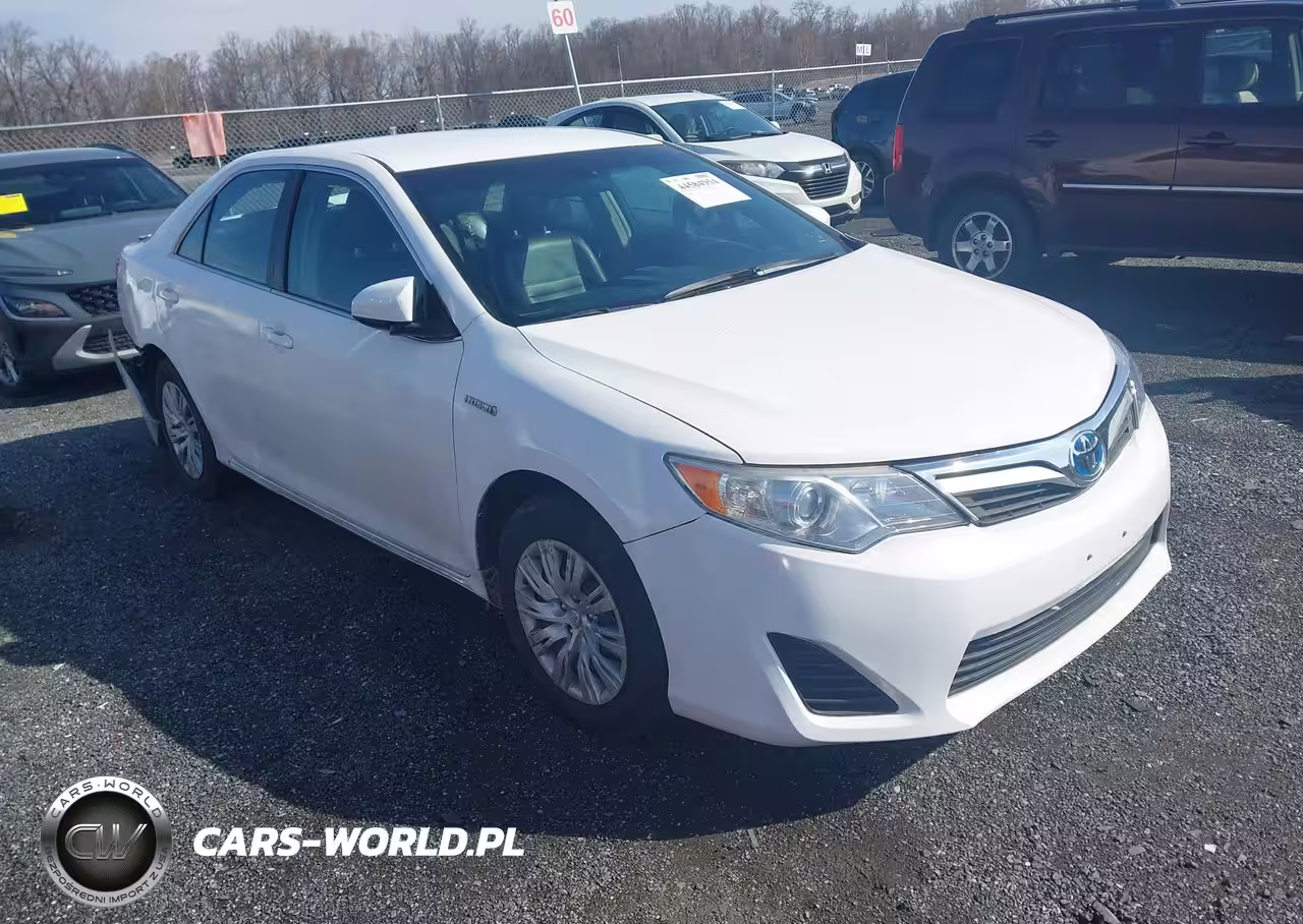2014 Toyota Camry Hybrid Le