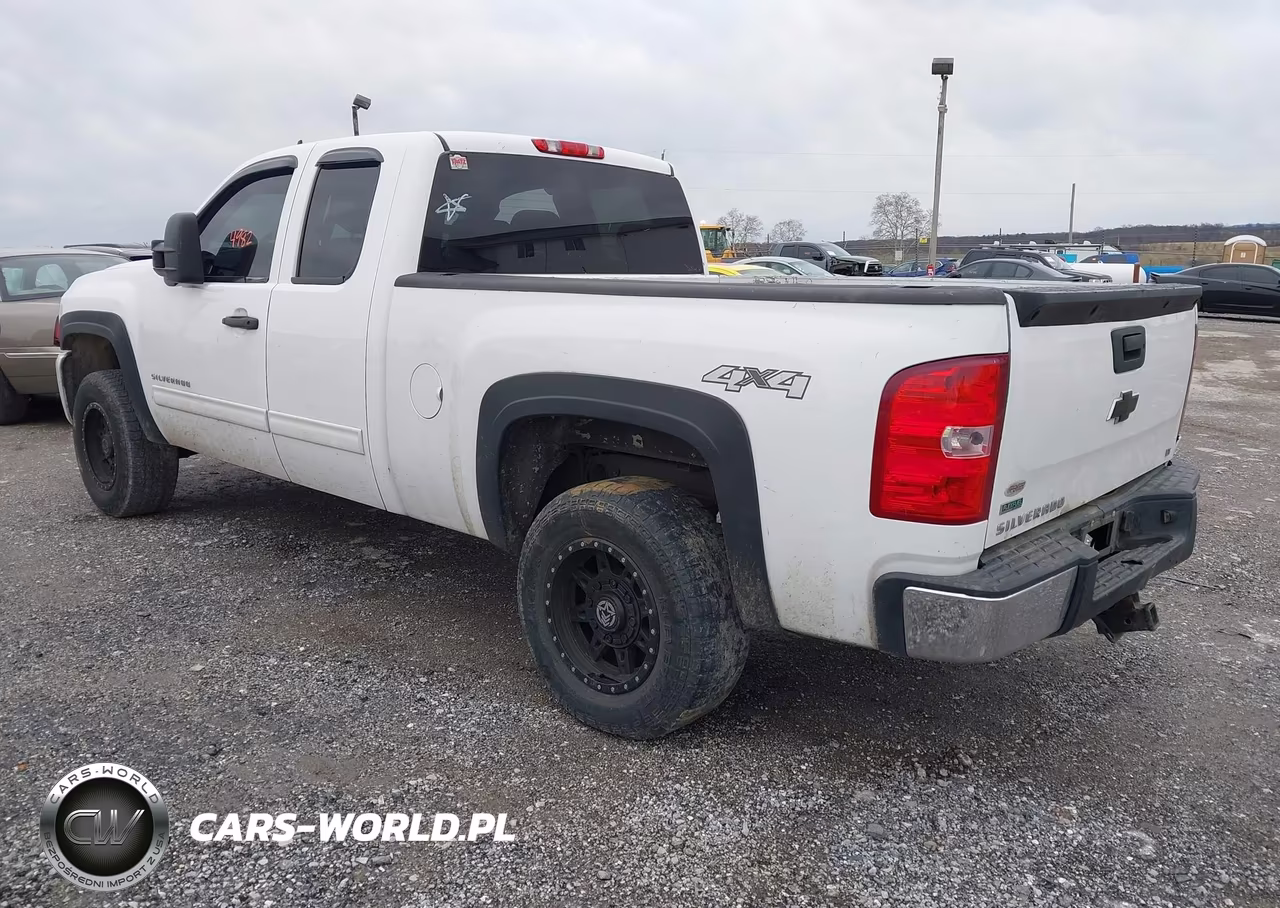 2011 Chevrolet Silverado 1500 Lt VIN:1GCRKSE33BZ459554 - 3