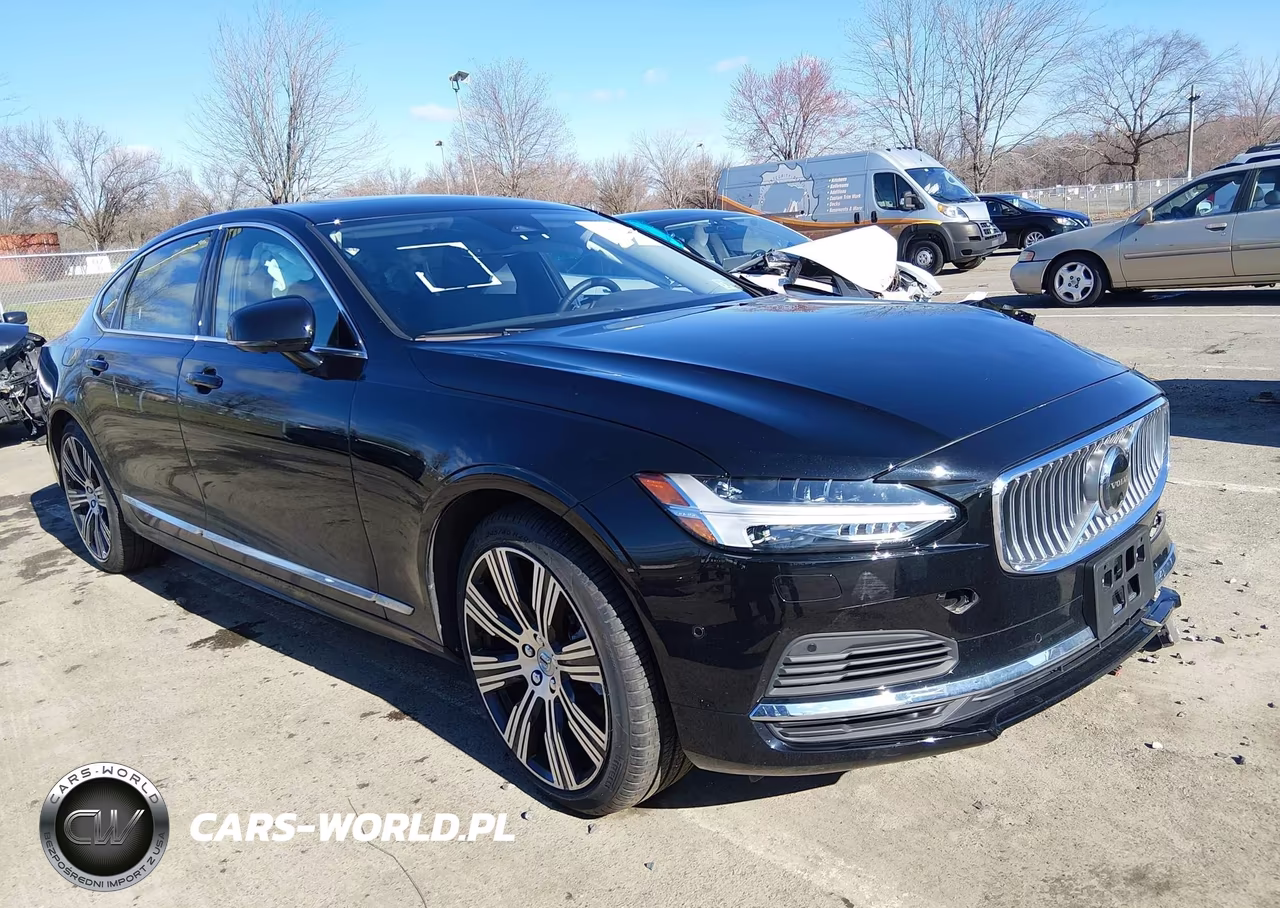 2025 Volvo S90 Plug-In Hybrid T8 Plus