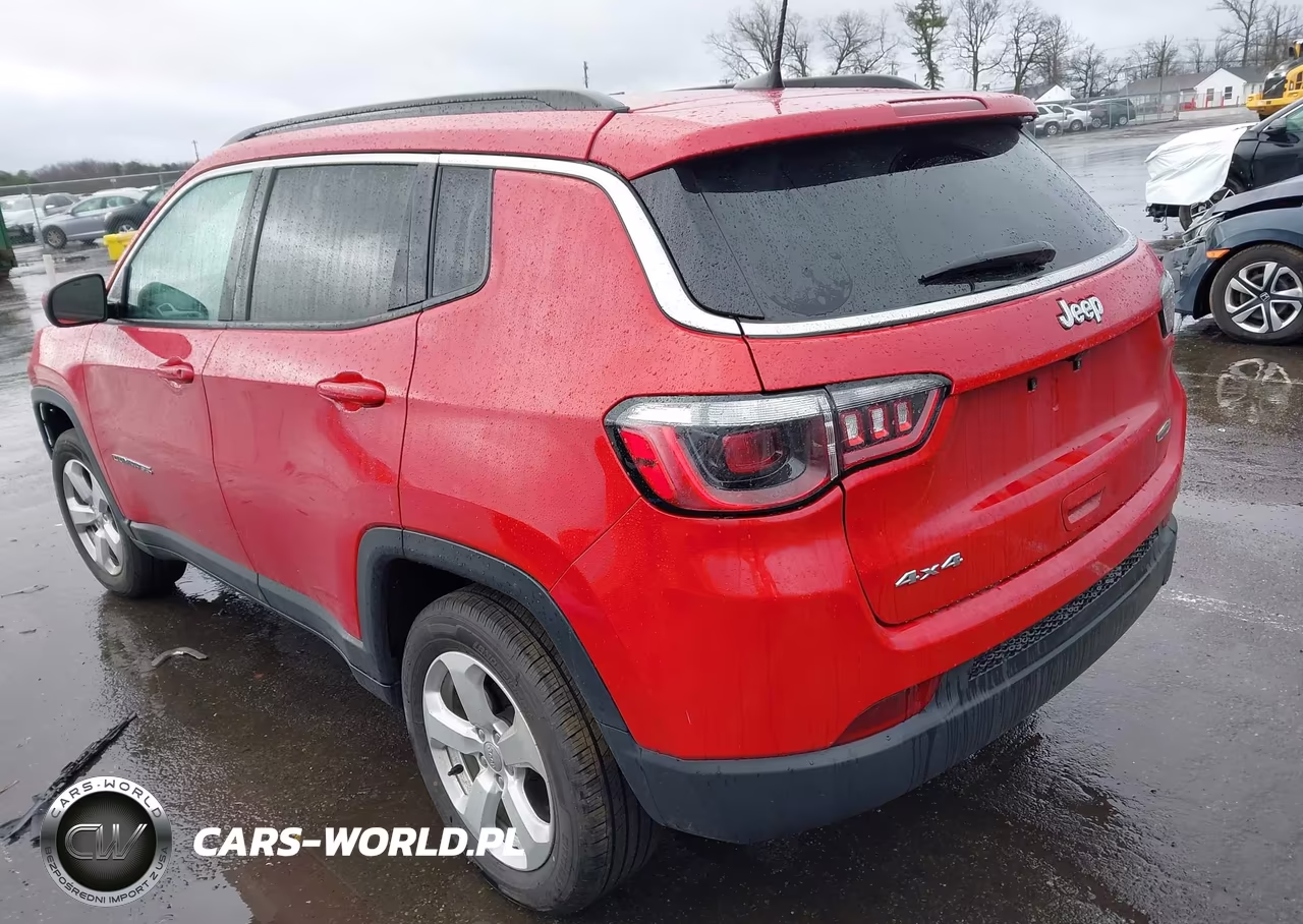 2021 Jeep Compass Latitude 4X4 VIN:3C4NJDBBXMT547424 - 3