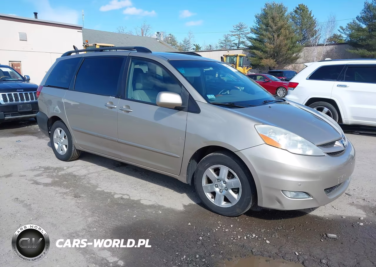 2010 Toyota Sienna Xle – zdjęcie 1 z 16