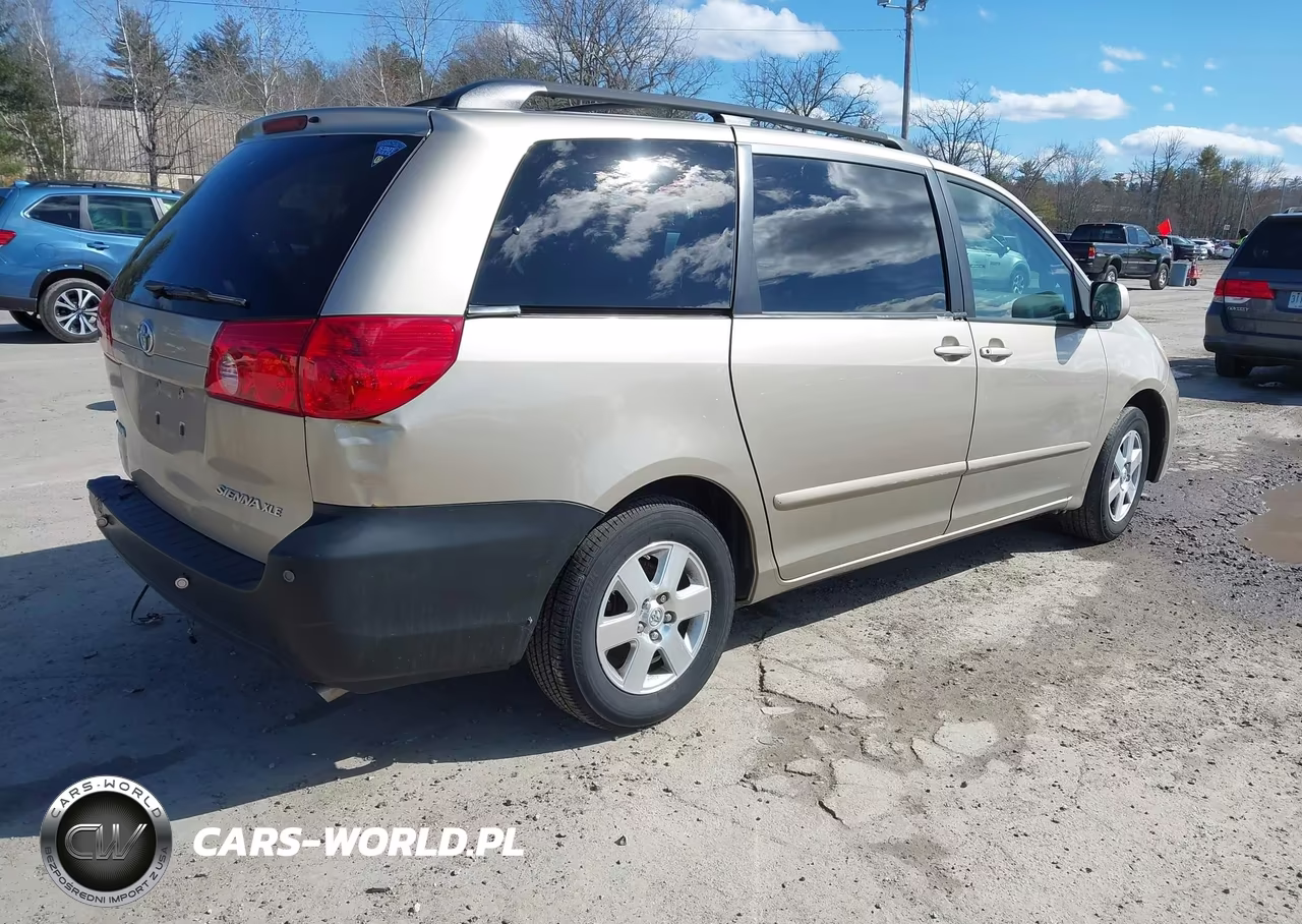 2010 Toyota Sienna Xle VIN:5TDYK4CC3AS335746 - 4