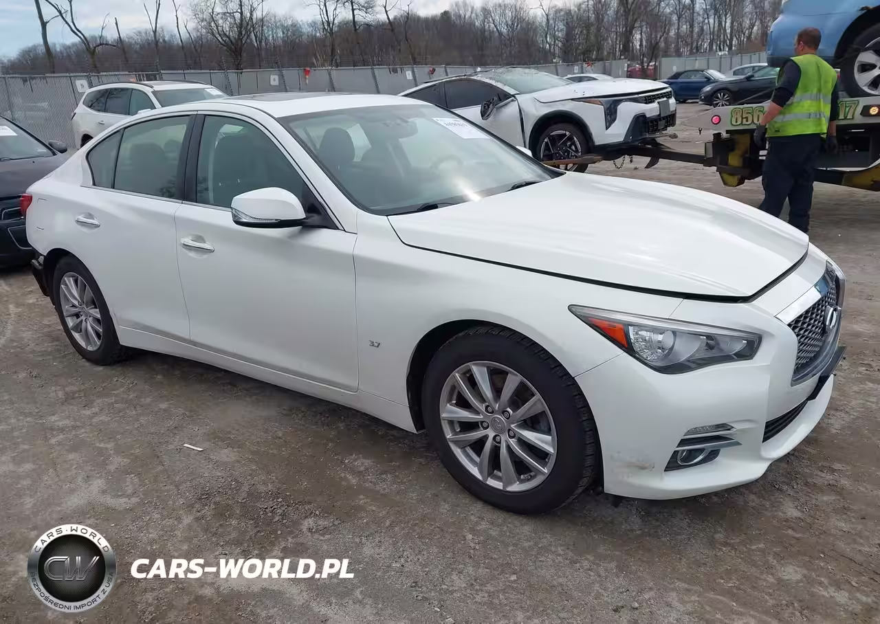 2015 Infiniti Q50 Premium