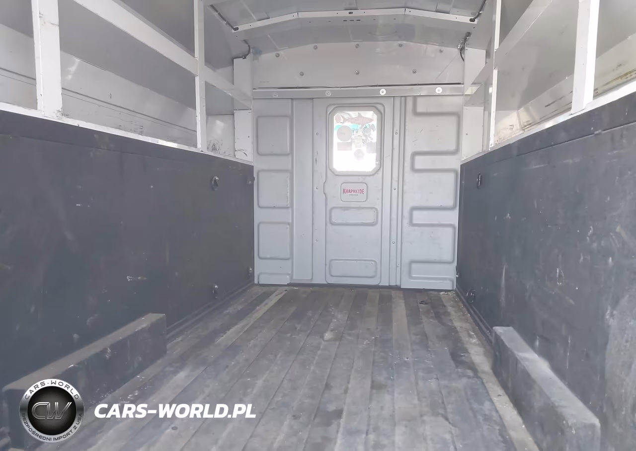 2019 Ford E-350 Cutaway VIN:1FDWE3F68KDC02052 - 12