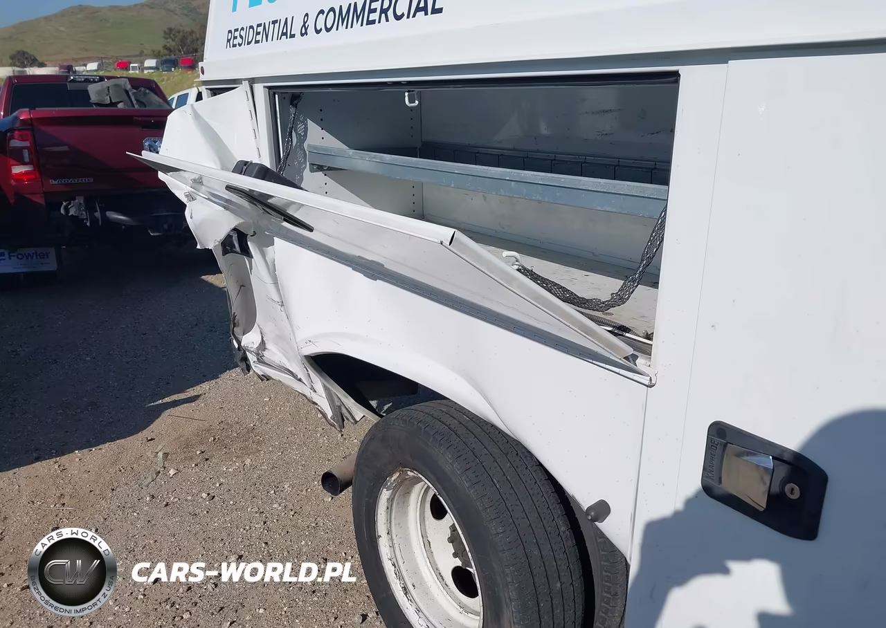 2019 Ford E-350 Cutaway VIN:1FDWE3F68KDC02052 - 13